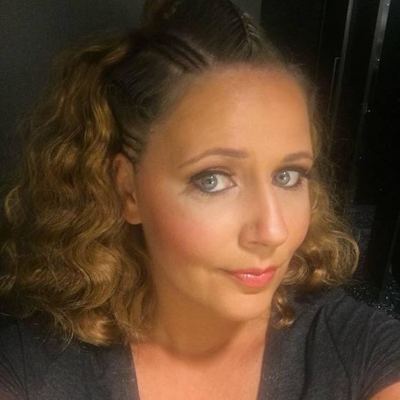 Meet your Posher, Stephanie - Picture 1 of 1